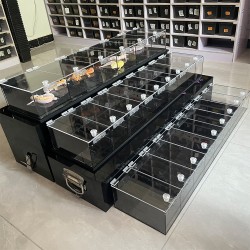 Modern Sleek Design 3-Layer Acrylic Terrarium Customizable Store Display Reptile Enclosure & Amphibian Supplies