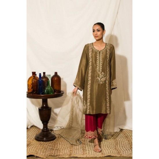 Latest Trendy Indian Pakistani Embroidery Kurta with Plazo Dress Lace and Button Details Party Wedding Wear 2025