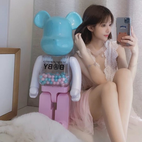 High Edition 70cm Bearbrick Decorative Model 1000% Movable ABS Action Figure PVC and Resin Accessory with Box Packaging