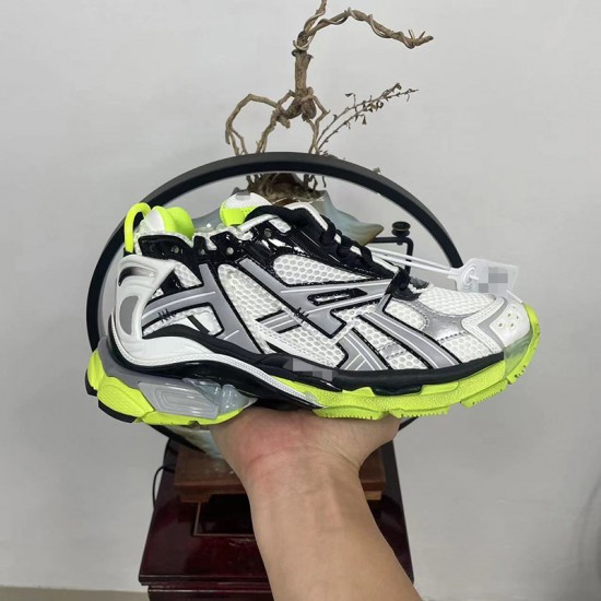 Spring and autumn men and women to increase the thick sole couple sports casual shoes black round head light comfortable sports