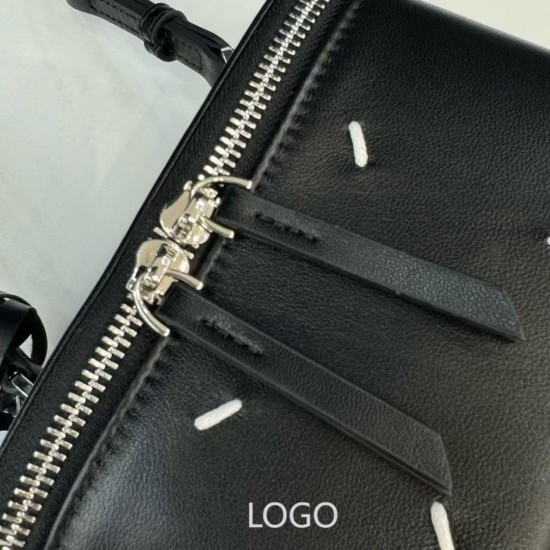 Women's Fashionable Sheepskin Handbag with Flip Top Design Built-In Mirror and Zipper Closure for Daily Use