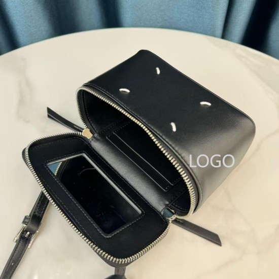 Women's Fashionable Sheepskin Handbag with Flip Top Design Built-In Mirror and Zipper Closure for Daily Use