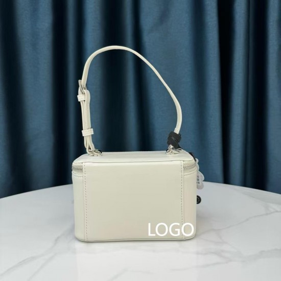 Women's Fashion Sheepskin Leather Makeup Bag with Zipper Closure and Shoulder Strap Reflective Mirror for On-the-Go Application