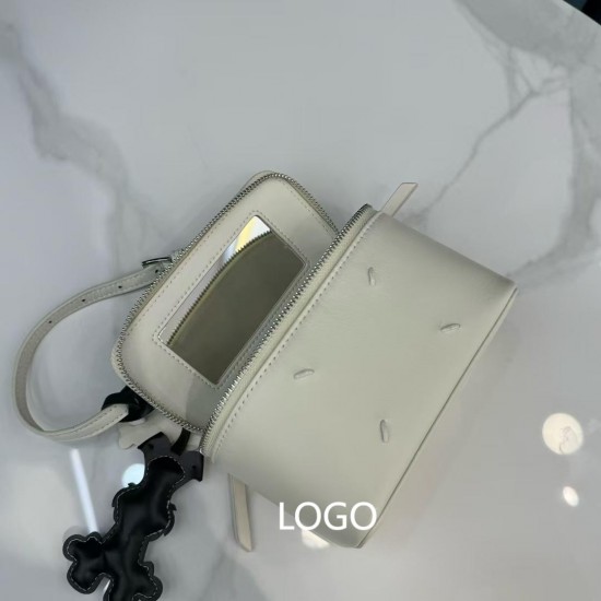 Women's Fashion Sheepskin Leather Makeup Bag with Zipper Closure and Shoulder Strap Reflective Mirror for On-the-Go Application