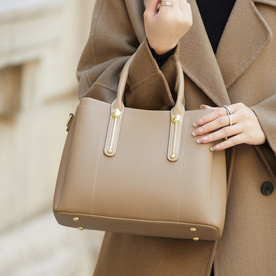 2025 Spring Season Women's Genuine Cowhide Leather Handbag Large Capacity Shoulder Tote Bag with Custom Logo Polyester Lining