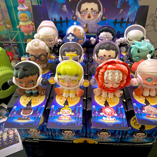 Ornament SKULLPANDA SECRET CASTLE SERIES POPMART Anime Toy Figure Mistery Blind Box Action Figure Collection Toys Blind Box