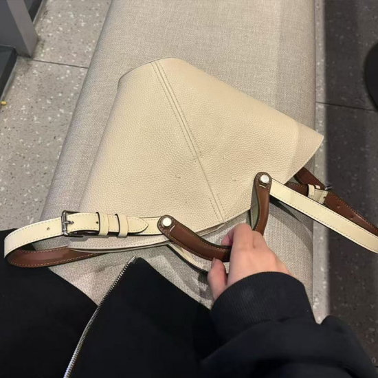 Women's Large Capacity Cowhide Leather Bucket Handbag New Style Open Closure Personalized Fan-Shape Basket Tote Bag