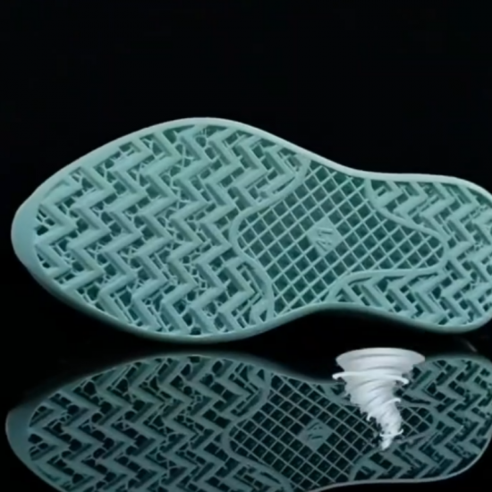 Wholesale Latest 3D Lady and Men Shoes with Comfortable Elastic Honeycomb Breathable Shoes