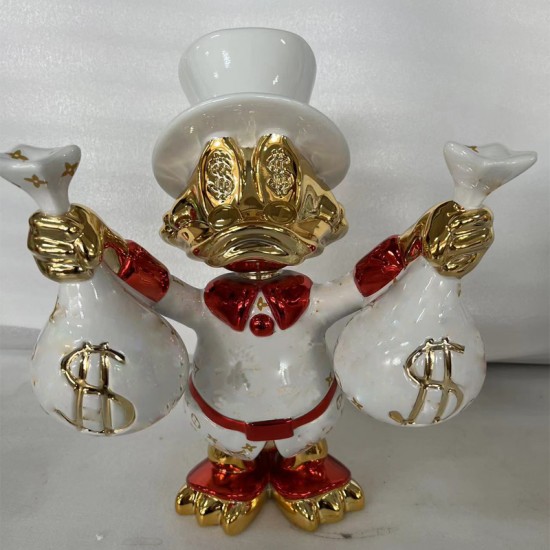 Hot Sales Gold Plated Scrooge MC Duck Statue Resin Crafts Cartoon Characters Pop Art for Interior Decoration Glass Fiber