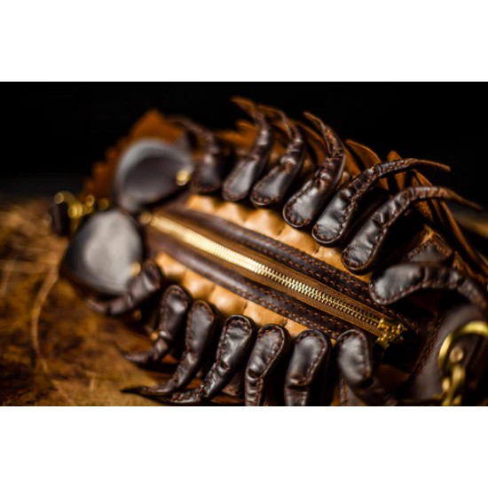 Guangzhou Shenglu Custom PU Leather Lady Style Handmade Isopod Sling Bag Unique Personalized Purse