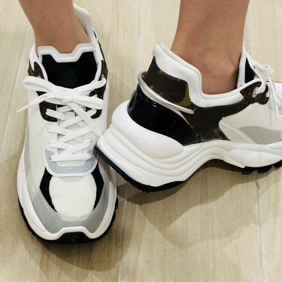 Guangzhou Shoe Factory Casual Slimming Sports Shoes for Men Women Thick-Soled Dad Shoes 5cm Heightening 55 Lengthen Legs Mesh