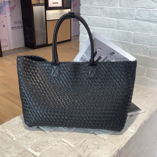 Hand Woven Classic Versatile Tote Bag 2025 Large Capacity Shoulder Bag with Sheepskin Double-sided Weaving Inside and Outside