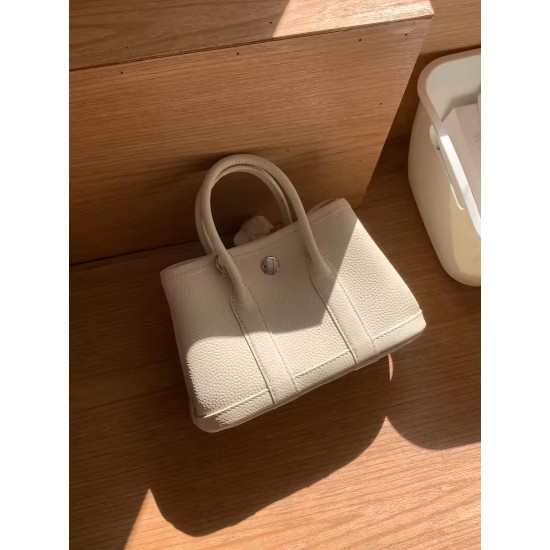 Spring Summer Eco-Friendly First Layer Cowhide Genuine Leather Crossbody Bag Handmade RFID Versatile Stylish Top Accessory