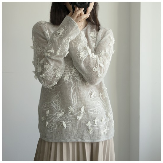 100% Cashmere Women's Casual Pullover Sweater with Embroidery Soft Fluffy Long-Sleeve Round-Neck Heavy-Duty Comfortable Style