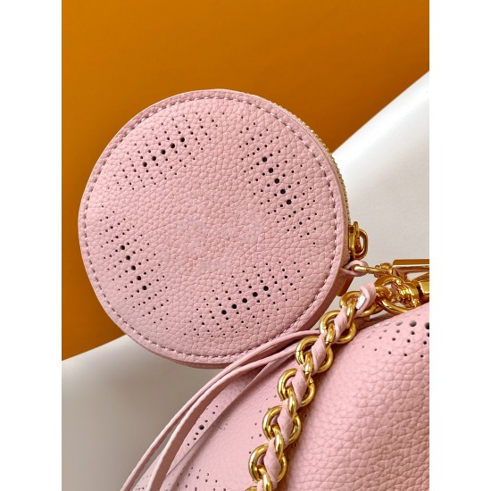 High Quality Women's Fashionable Soft Genuine Leather Crossbody Bag High-End Metal Decoration Waterproof Pleated Ladies