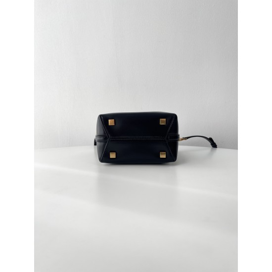 Minimalist Khaki Bucket Water Bag for Women Genuine Leather Crossbody Handbag with Zipper Closure Fashionable Lady Style