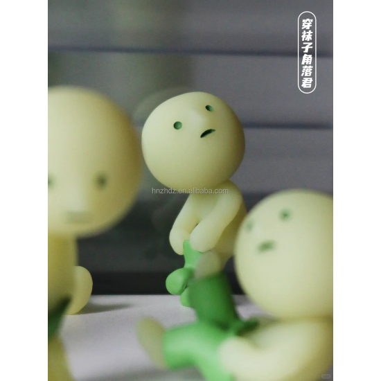 Corner Jun SMISKIS Wears a Limited Series of Blind Boxes Internet Celebrities Surprise Creations Luminous Doll Gifts