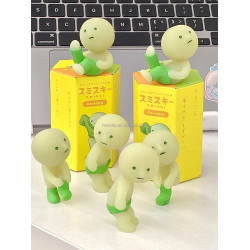 Corner Jun SMISKIS Wears a Limited Series of Blind Boxes Internet Celebrities Surprise Creations Luminous Doll Gifts