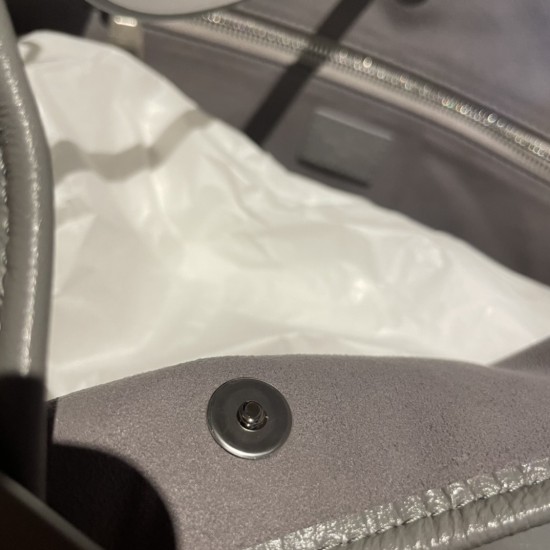 Genuine Leather Tote Bag with Embroidery Decoration Portable Open Closure Multiple Colors Direct Wholesale From China Factory