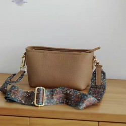 2025 New Minimalist Versatile Fashion Crossbody Bag Cowhide Exquisite Small Single Shoulder Top Layer Leather Zipper Closure