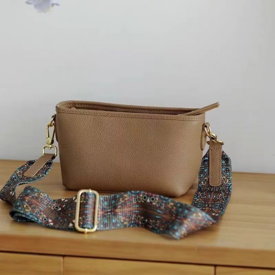 2025 New Minimalist Versatile Fashion Crossbody Bag Cowhide Exquisite Small Single Shoulder Top Layer Leather Zipper Closure