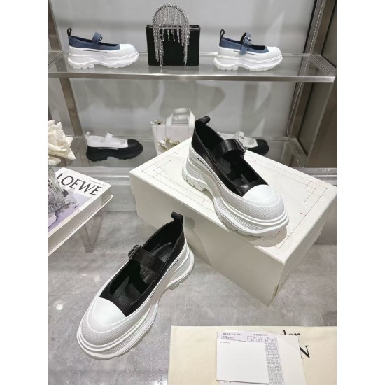 Top-quality Mary Jane Shoes Made of Genuine Leather