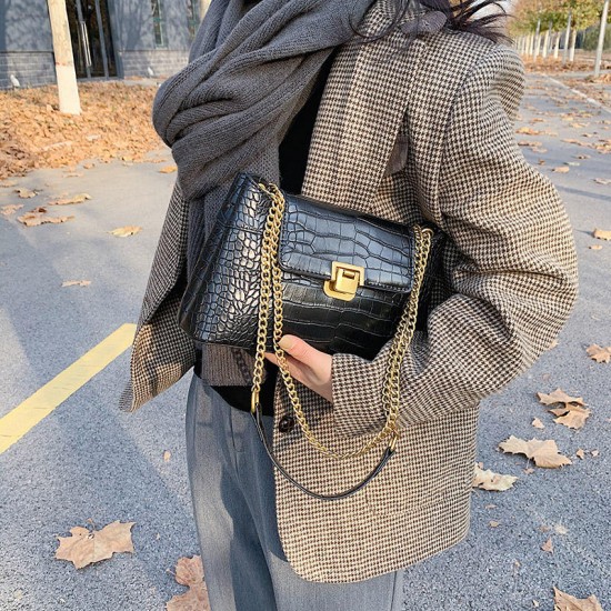 Female Designer Crocodile Pattern Chian-decorated Underarm Bag, Luxurious Casual Style Hanging Bag