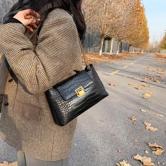 Female Designer Crocodile Pattern Chian-decorated Underarm Bag, Luxurious Casual Style Hanging Bag