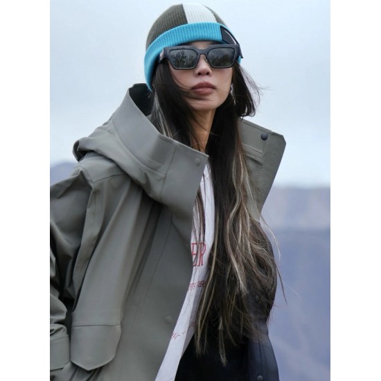 Canadian Outdoor Waterproof Jacket in Goose Style Windproof and Zipper Closure Solid Pattern Oversize Fashion for Hiking