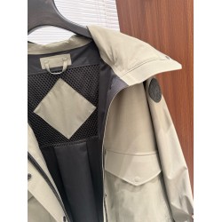 Canadian Outdoor Waterproof Jacket in Goose Style Windproof and Zipper Closure Solid Pattern Oversize Fashion for Hiking