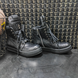 RO25 Men's Retro Mid-Top Boots New Snake Pattern Fashionable Croc Style Walking Shoes