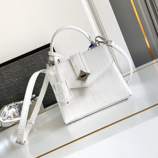 Limited edition genuine leather crossbody bag with large capacity water-resistant strap and decorative chain,stylish women's bag