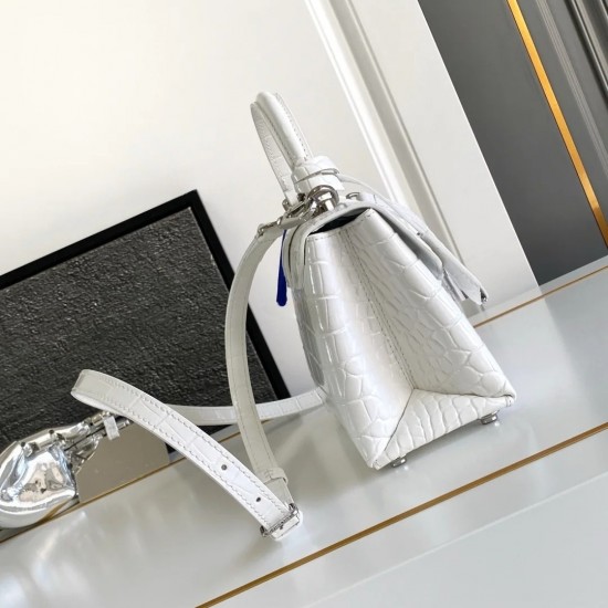 Limited edition genuine leather crossbody bag with large capacity water-resistant strap and decorative chain,stylish women's bag