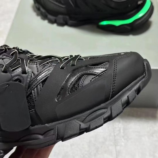 2025 New Fashion Brand Design LED New Popular Walking Shoes Brand New Design Sports Walking Shoes