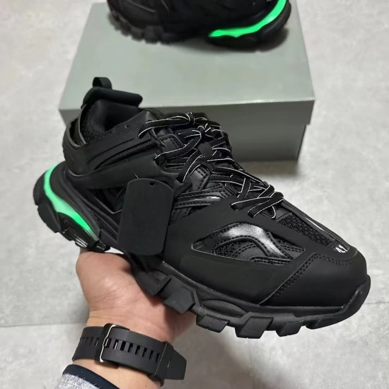 2025 New Fashion Brand Design LED New Popular Walking Shoes Brand New Design Sports Walking Shoes